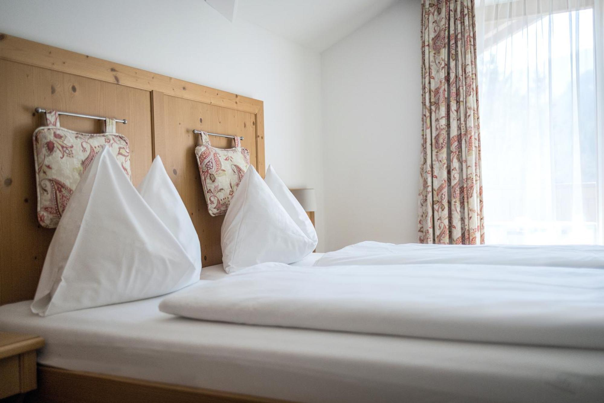Hotel Sonnegg Saalbach-Hinterglemm Kamer foto